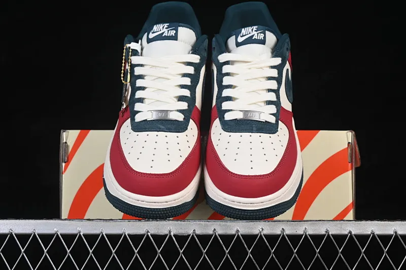 All categories Nk Air Force 1 Air Force series Nk Air Force 1 Low Air Force low-top Nike Air Force 1'07 Low red and black contrast color Air Force 1 low-top casual sneakers HT5088-622